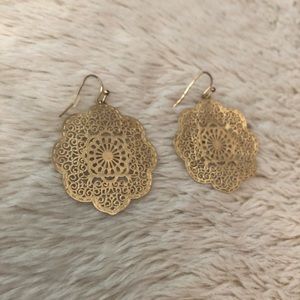 gold earrings